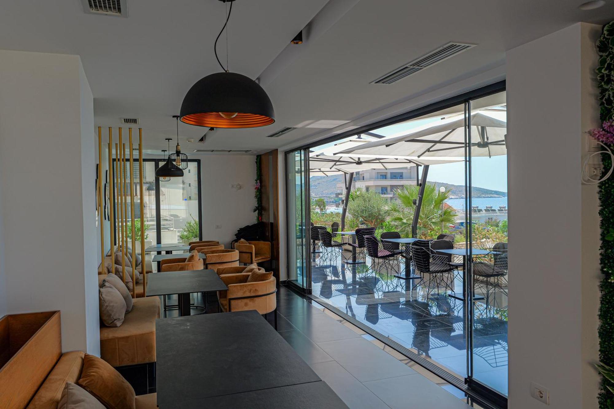 Dorchester Hotel Sarandë 외부 사진