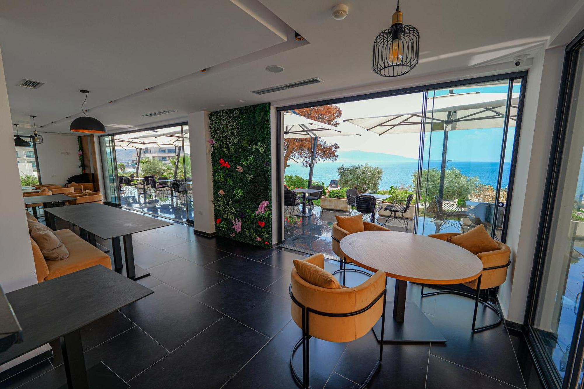 Dorchester Hotel Sarandë 외부 사진